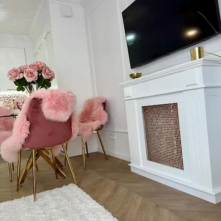 Just Unique Rose * Poznań