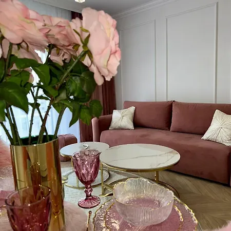 Just Unique Rose 포즈난