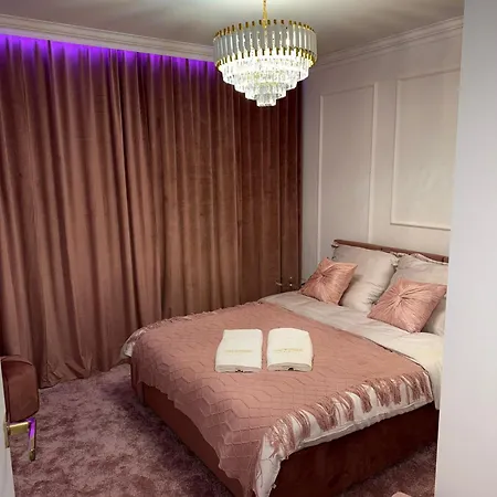 Just Unique Rose Apartment *