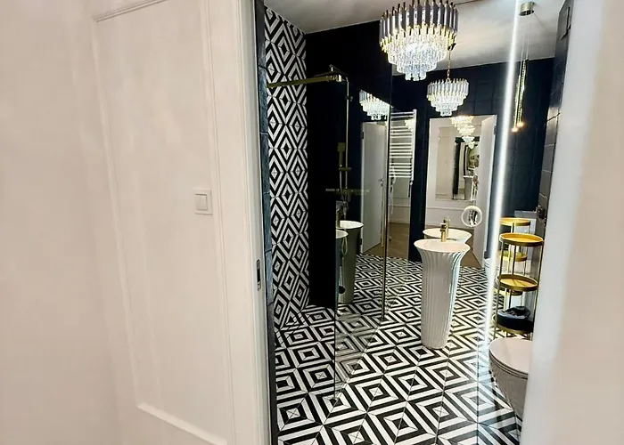 Just Unique Rose Apartment *