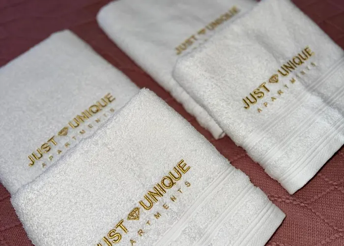 Just Unique Rose Apartment