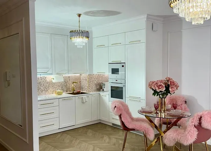 Just Unique Rose Apartment *