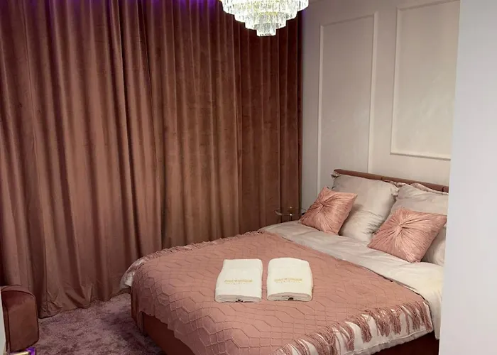 Just Unique Rose Apartment *